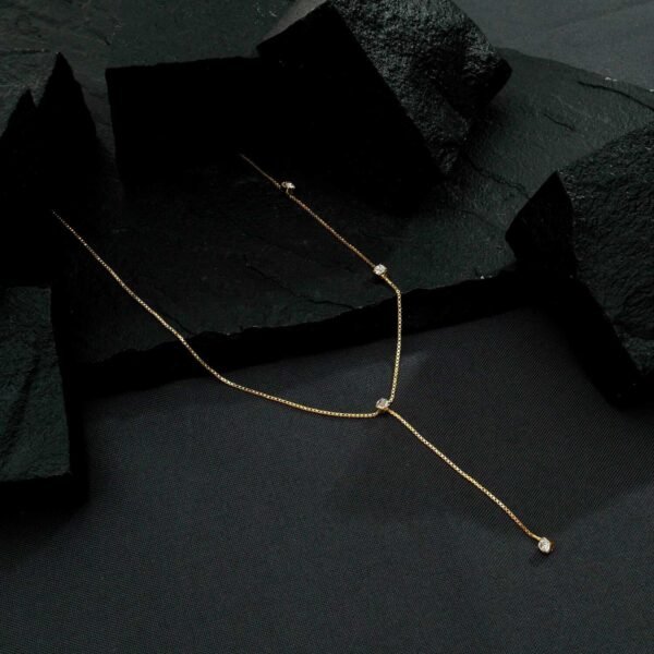Colar Dourado Gravatinha com Pontos de Luz - Imagem 3